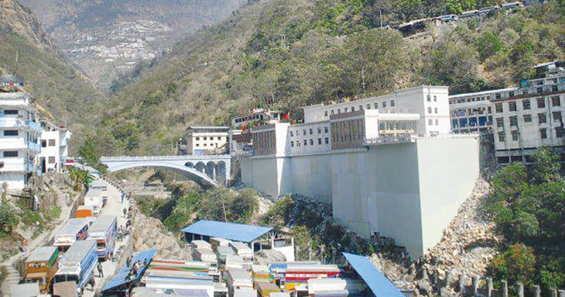 स्थानीयको दबाब र राज्यको दायित्व : अरनिको राजमार्ग किन बारम्बार बन्दिन्छ?