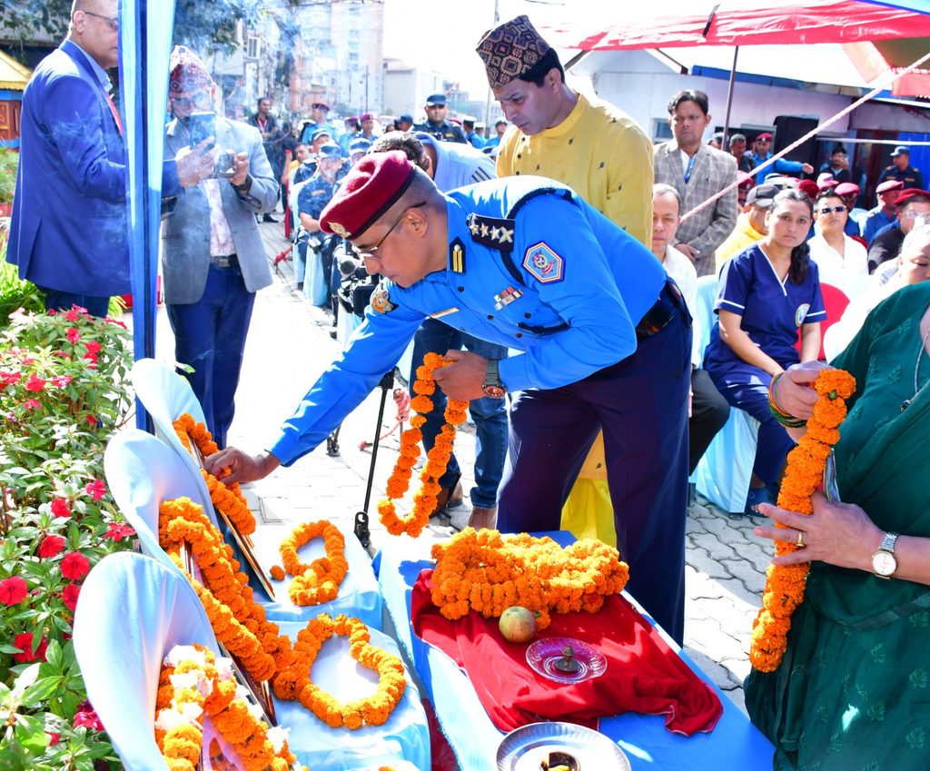 सहिद प्रहरीप्रति महाराजगञ्ज वृत्तको सम्मान, अर्पण गरियो पुष्पाञ्जली