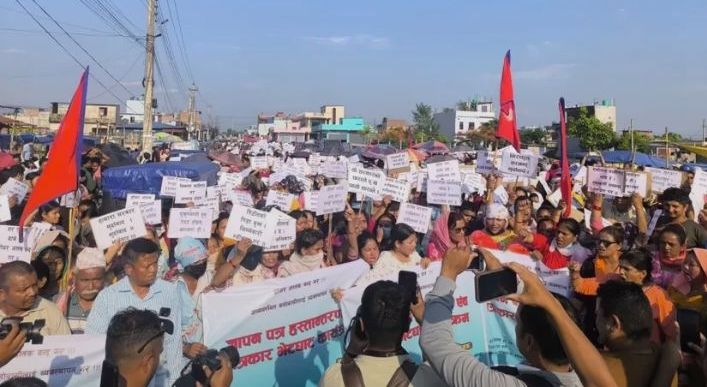 मोतिपुरमा बस्ती हटाउने तयारीविरुद्ध स्थानीयको विरोध प्रदर्शन